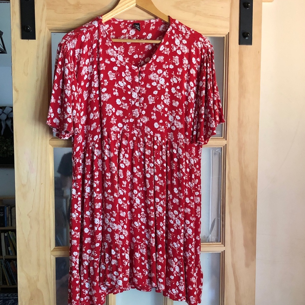 Red Floral Short Sleeve Tunic with V-Neck